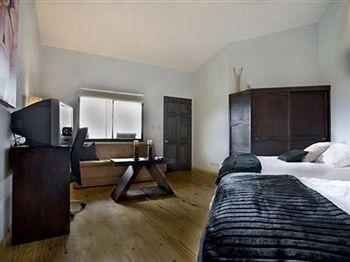 Hotel Out Of Bounds Boutique