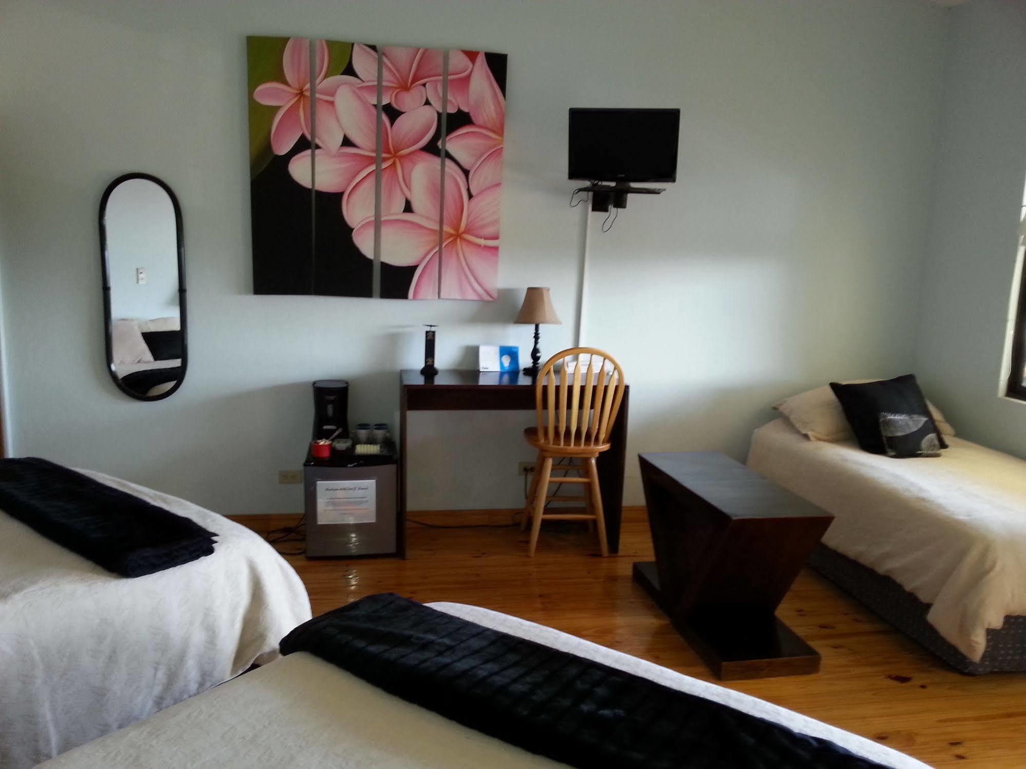 Out Of Bounds Boutique Hotel 3*